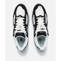 Adults 2002R Trainers-New Balance Clearance