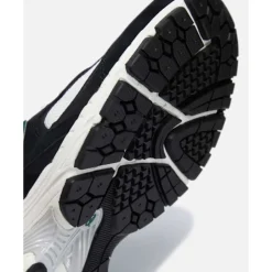Adults 2002R Trainers-New Balance Clearance