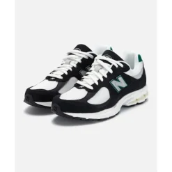 Adults 2002R Trainers-New Balance Clearance