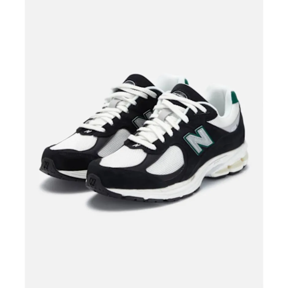Adults 2002R Trainers-New Balance Clearance