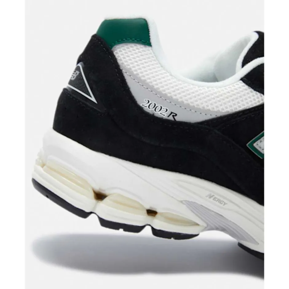 Adults 2002R Trainers-New Balance Clearance