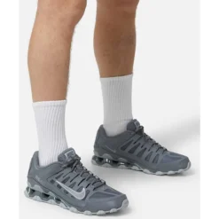 Mens Reax 8 TR-Nike New